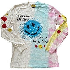 CHINATOWN MARKET ESSENTIAL LONG SLEEVE SHIRT